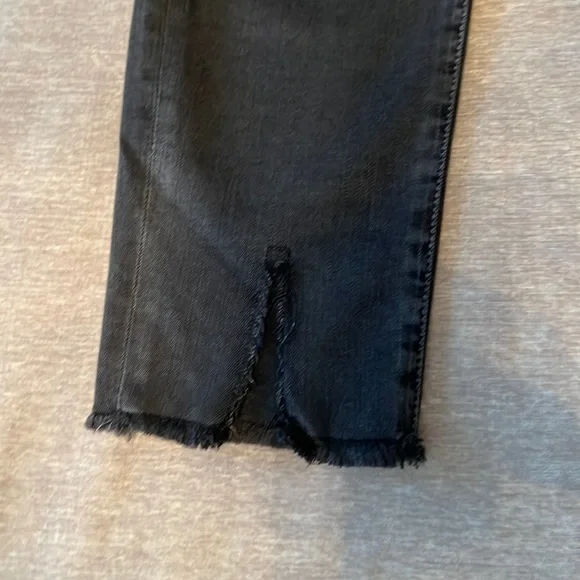 Frame Denim Black Ankle Le Skinny Jean with Front Split Distressed Seams Size 27 - Picture 4 of 5